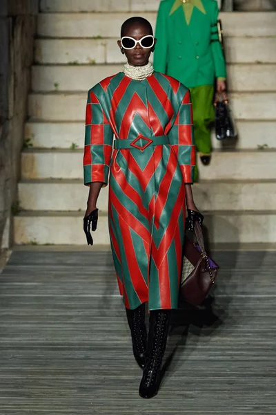 Look 93